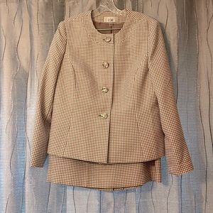 Le Suit Womens Suit with Skirt Size: 16 NWT